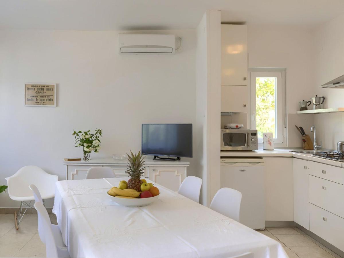 Apartment Laura By Interhome Pula Exterior photo