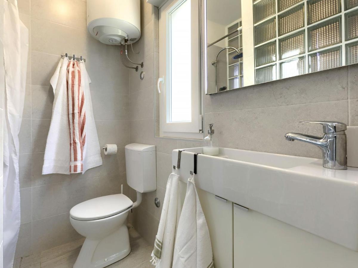 Apartment Laura By Interhome Pula Exterior photo